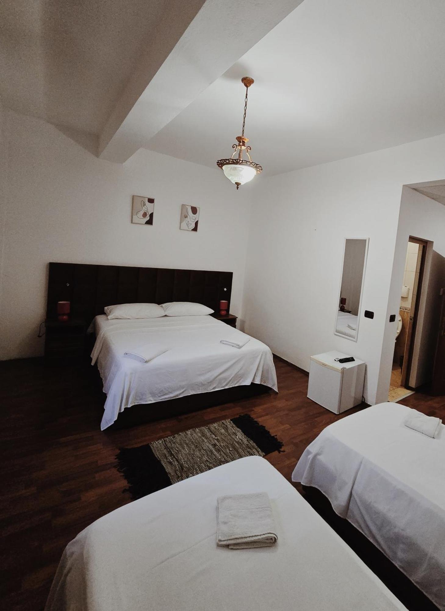 Grand Hotel Krujë Esterno foto