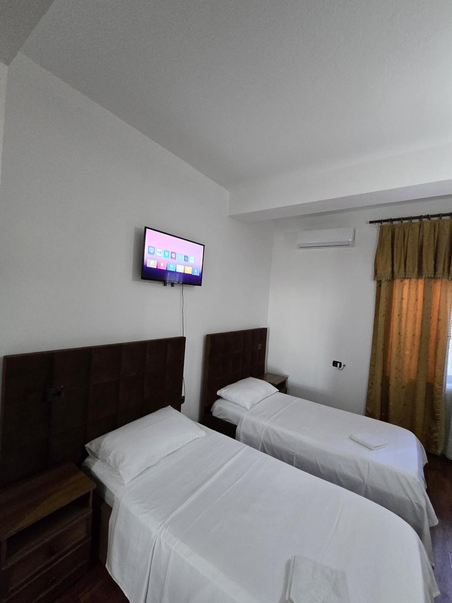 Grand Hotel Krujë Esterno foto