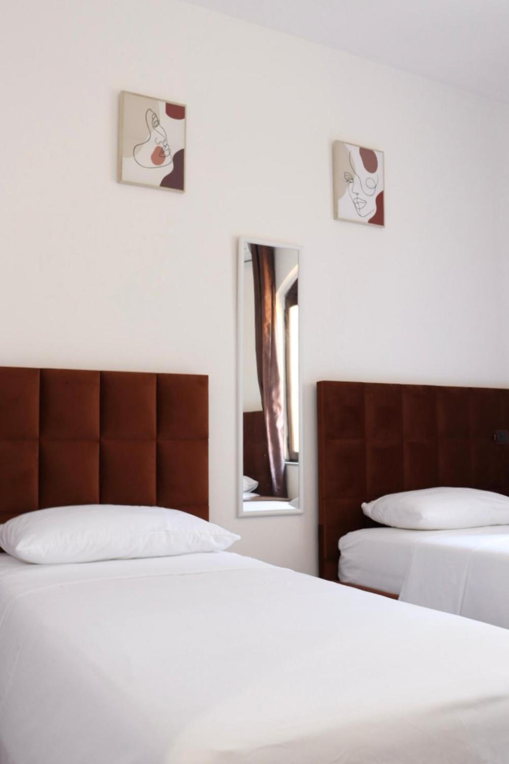 Grand Hotel Krujë Esterno foto