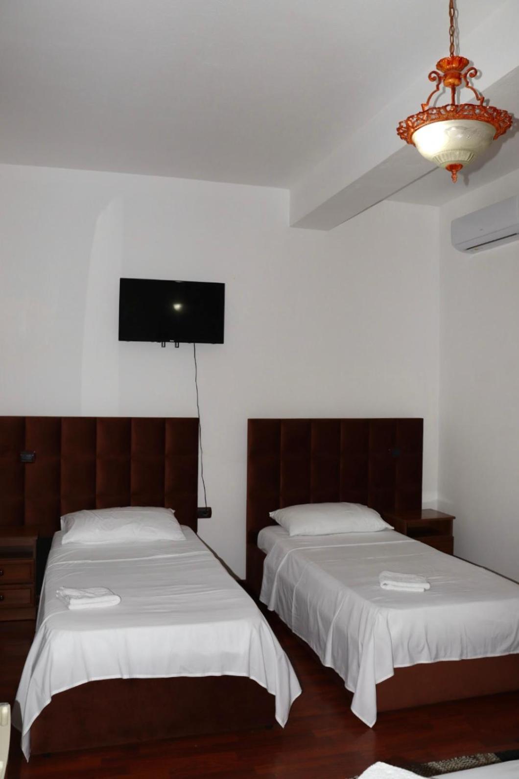 Grand Hotel Krujë Esterno foto