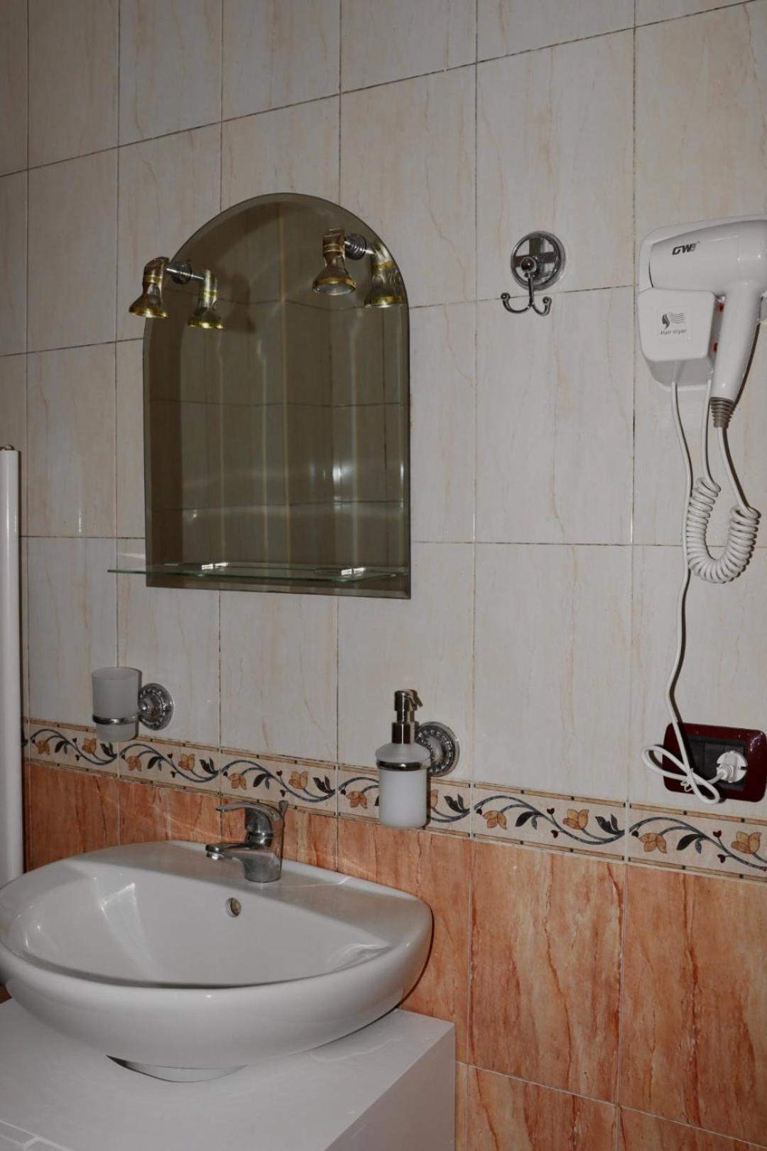 Grand Hotel Krujë Esterno foto