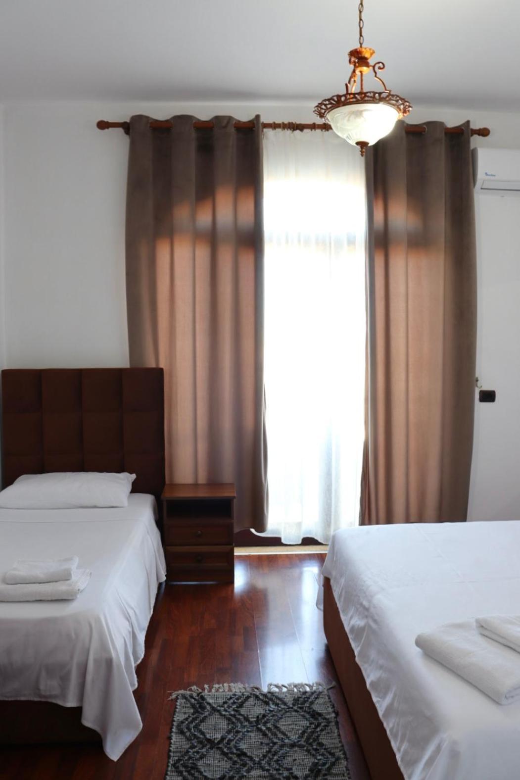 Grand Hotel Krujë Esterno foto
