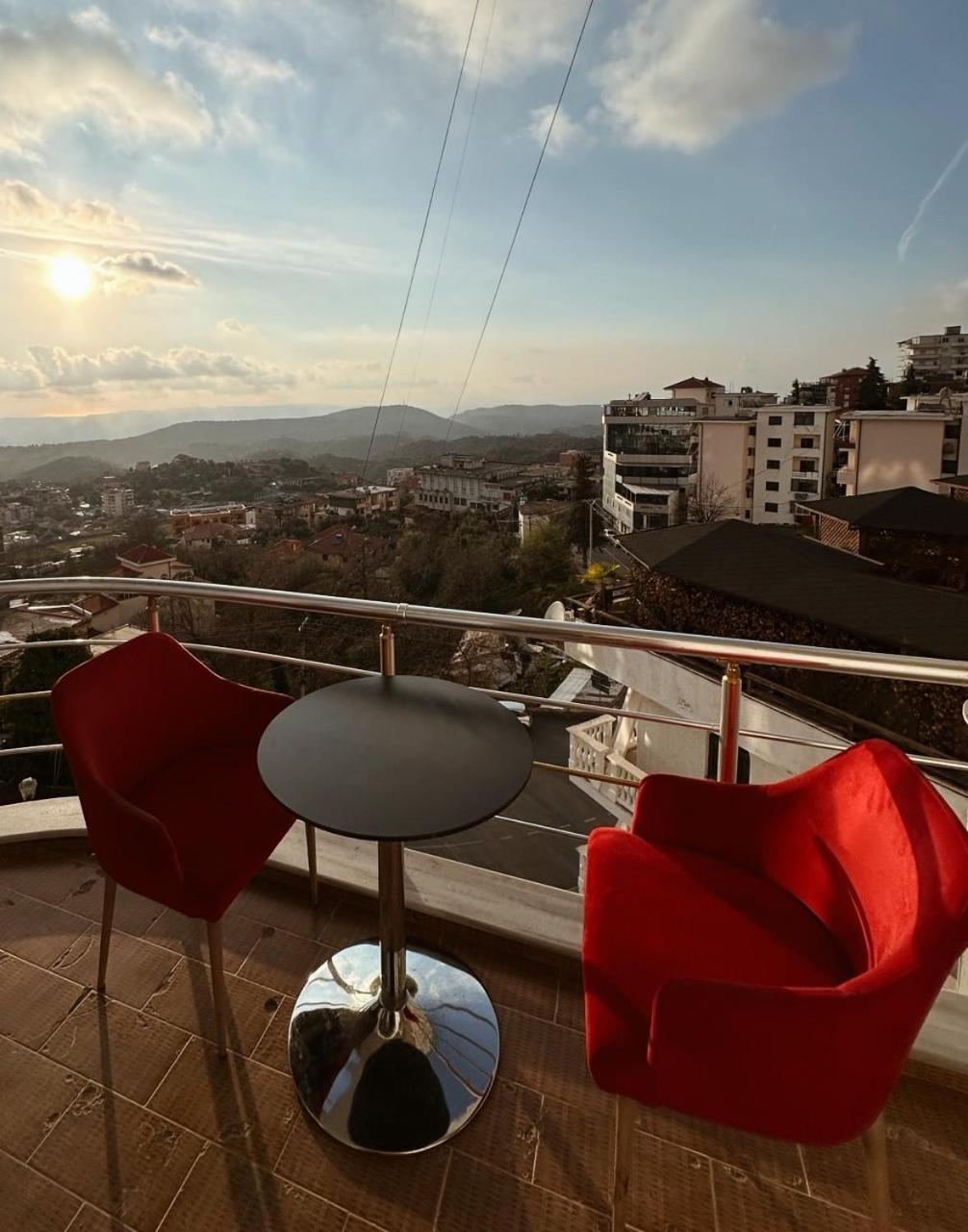 Grand Hotel Krujë Esterno foto
